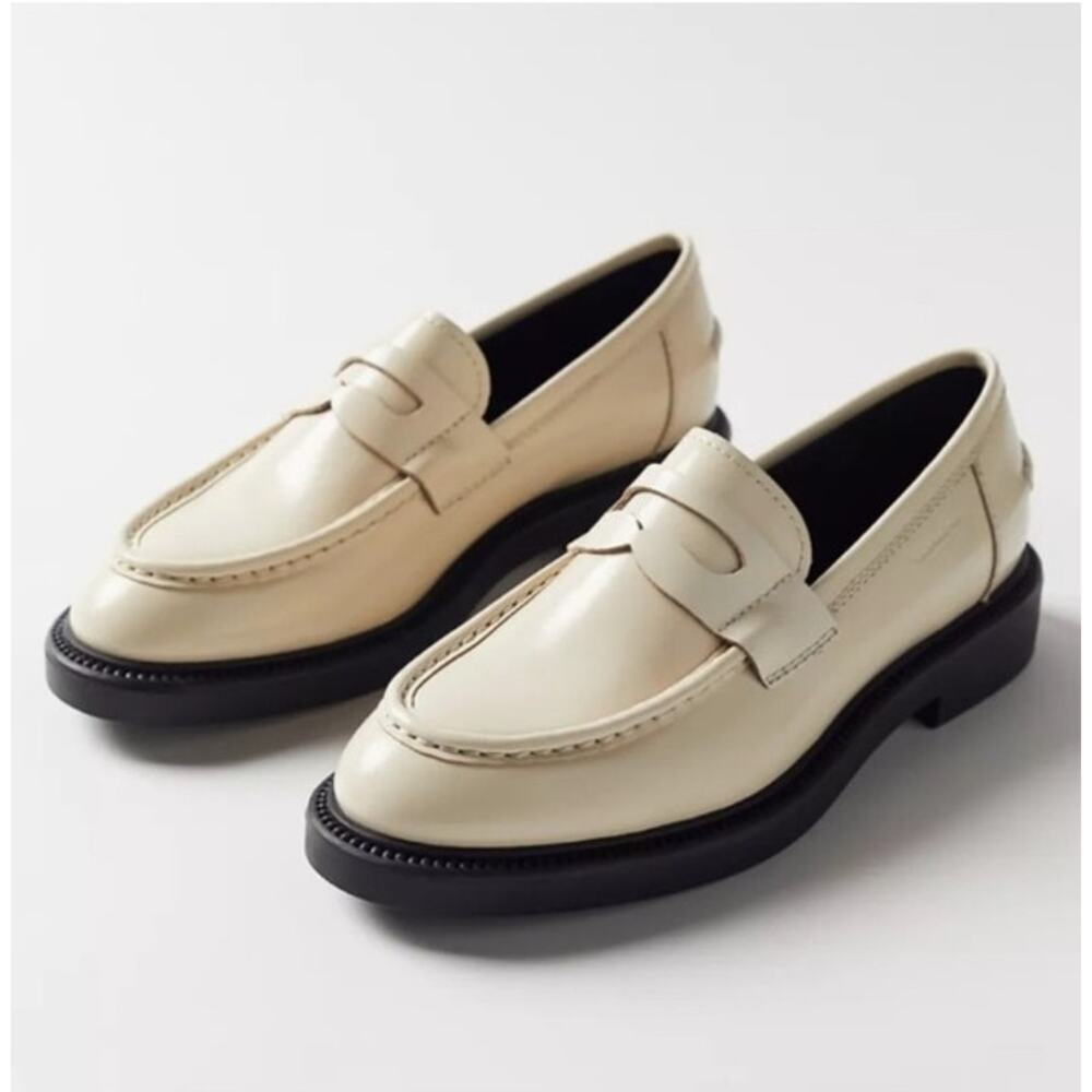 NWOT VAGABOND Shoemakers Alex Classic Loafer in White